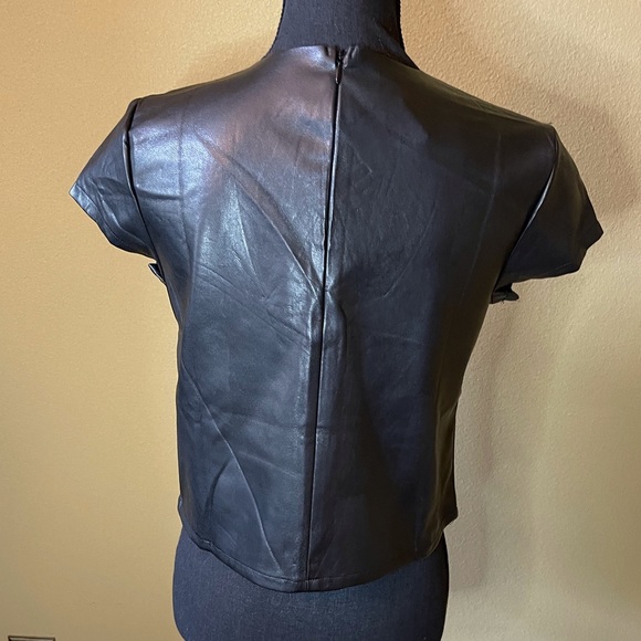 Romeo and Juliet COUTURE Black faux leather top Size Small - Picture 2 of 15